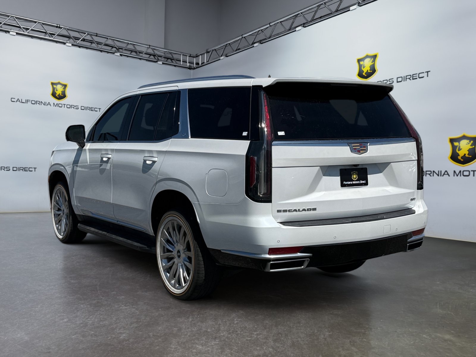 Used 2022 Cadillac Escalade Luxury RWD image 3