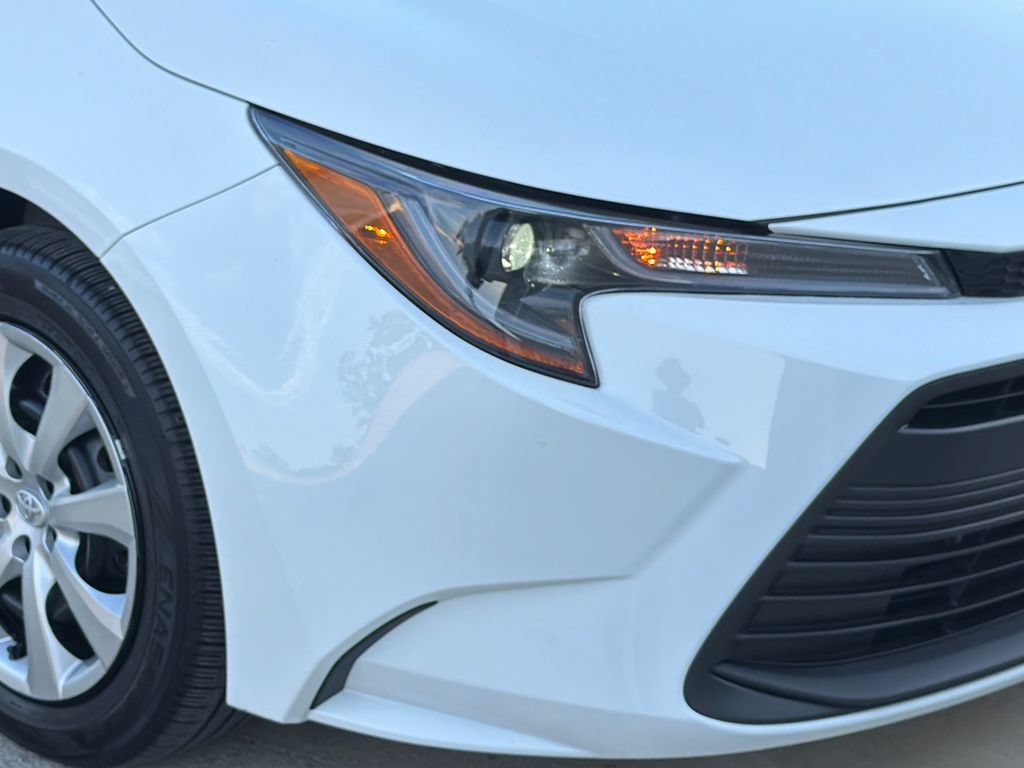 Used 2025 Toyota Corolla LE FWD image 8