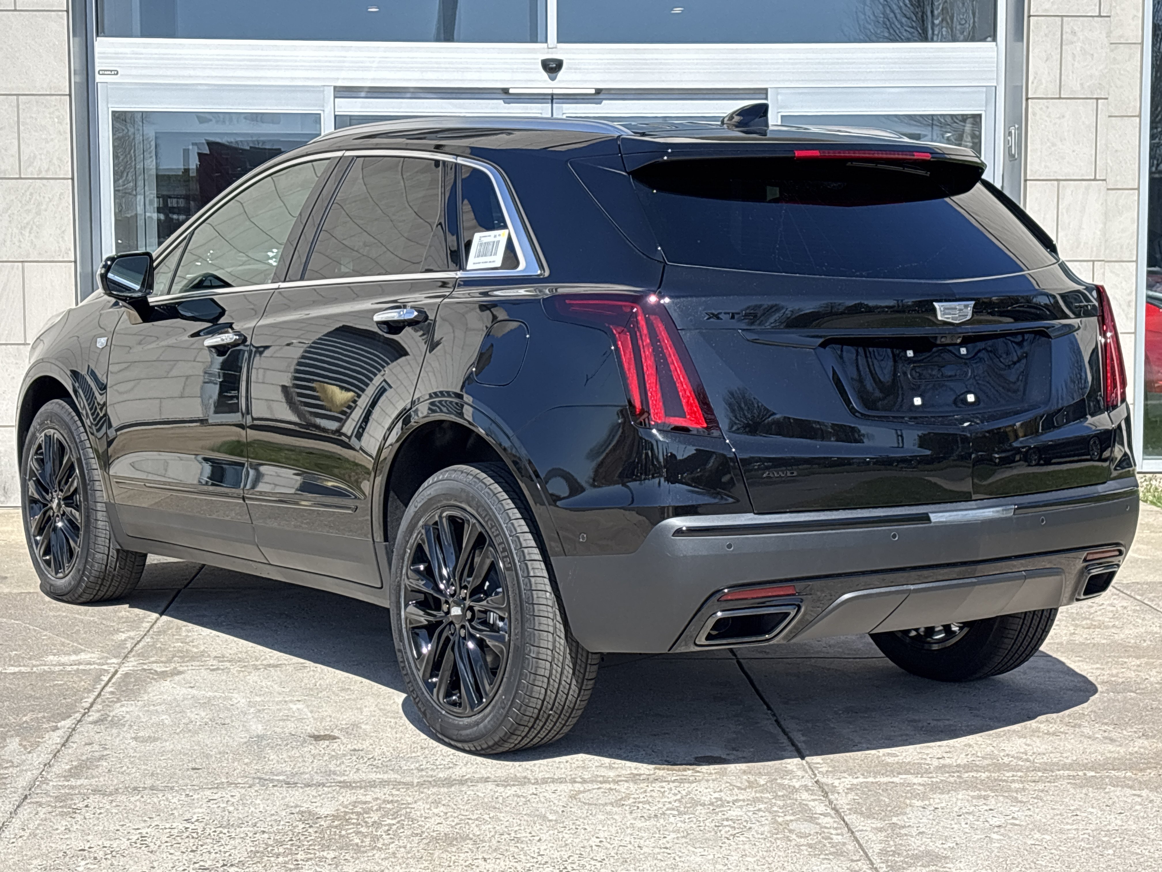 New 2026 Cadillac XT5 Premium Luxury w/ LPO, ONYX Package AWD/4WD image 9