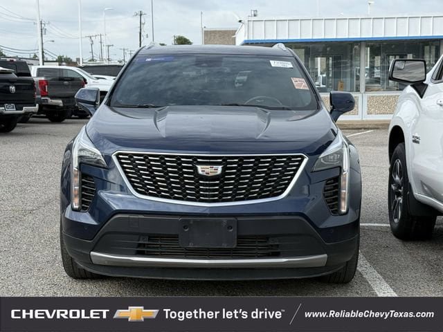 Used 2020 Cadillac XT4 Premium Luxury AWD/4WD image 2