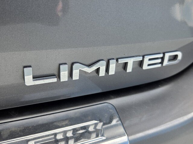 Used 2025 Toyota Highlander Limited AWD/4WD image 35