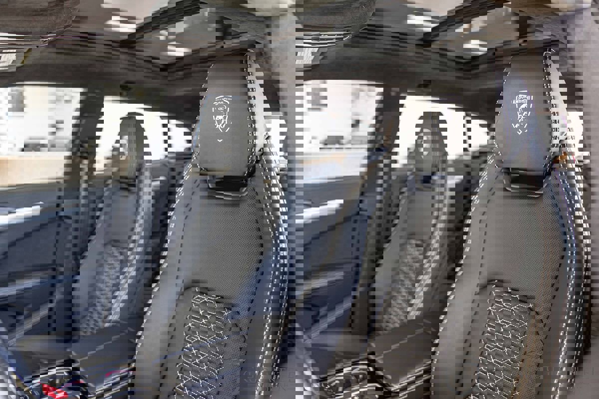 Used 2020 Lamborghini Urus image 17