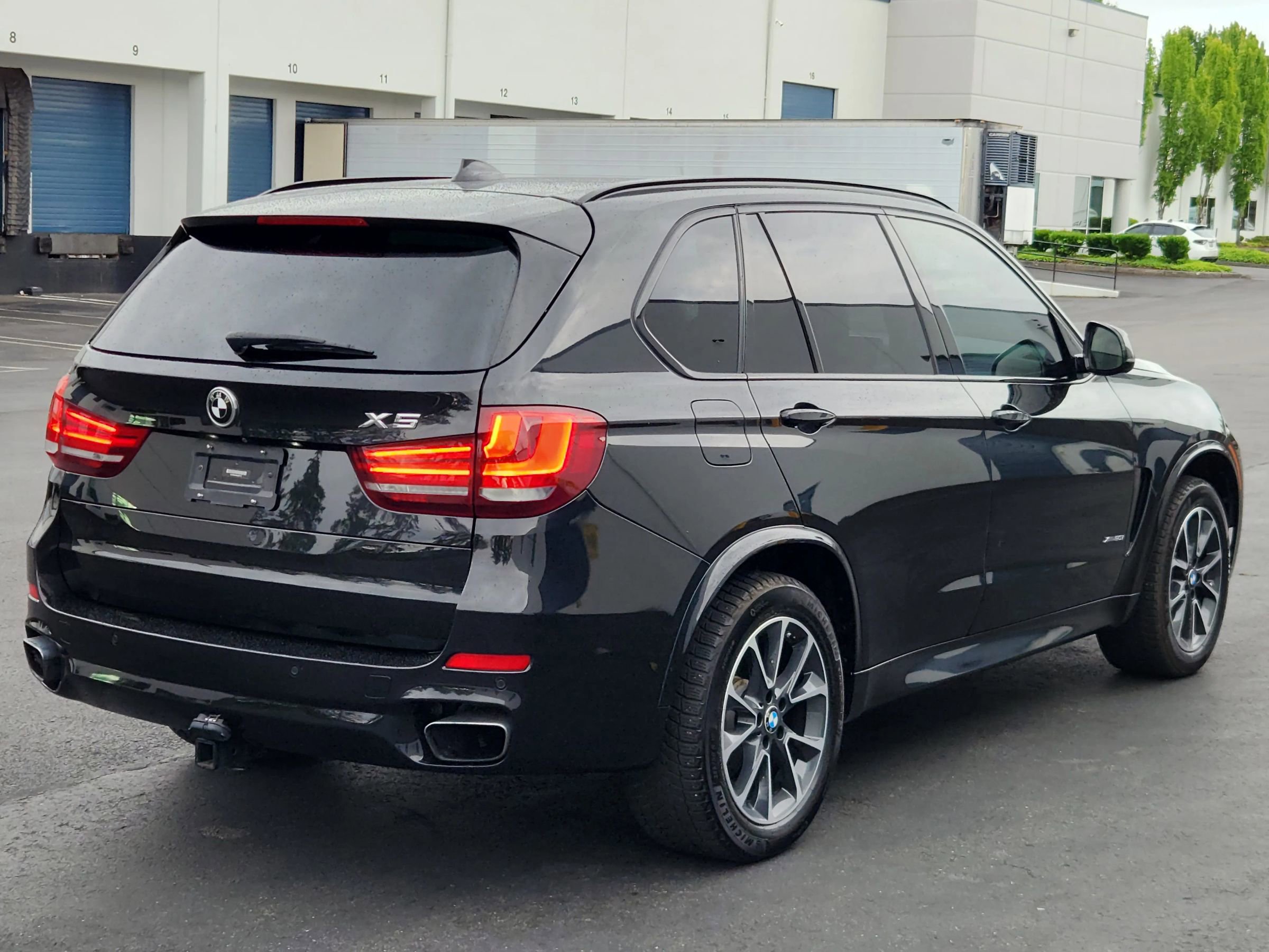 Used 2016 BMW X5 xDrive50i w/ M Sport AWD/4WD image 4