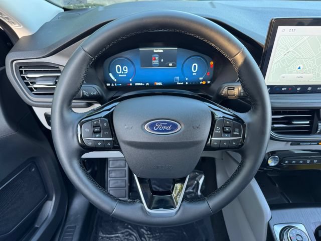 Used 2024 Ford Escape Platinum w/ Class II Trailer Tow Package AWD/4WD image 21