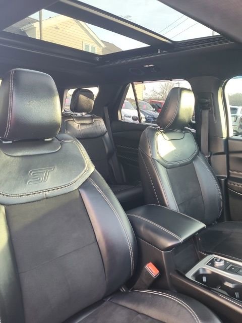 Used 2022 Ford Explorer ST w/ ST Street Pack image 28