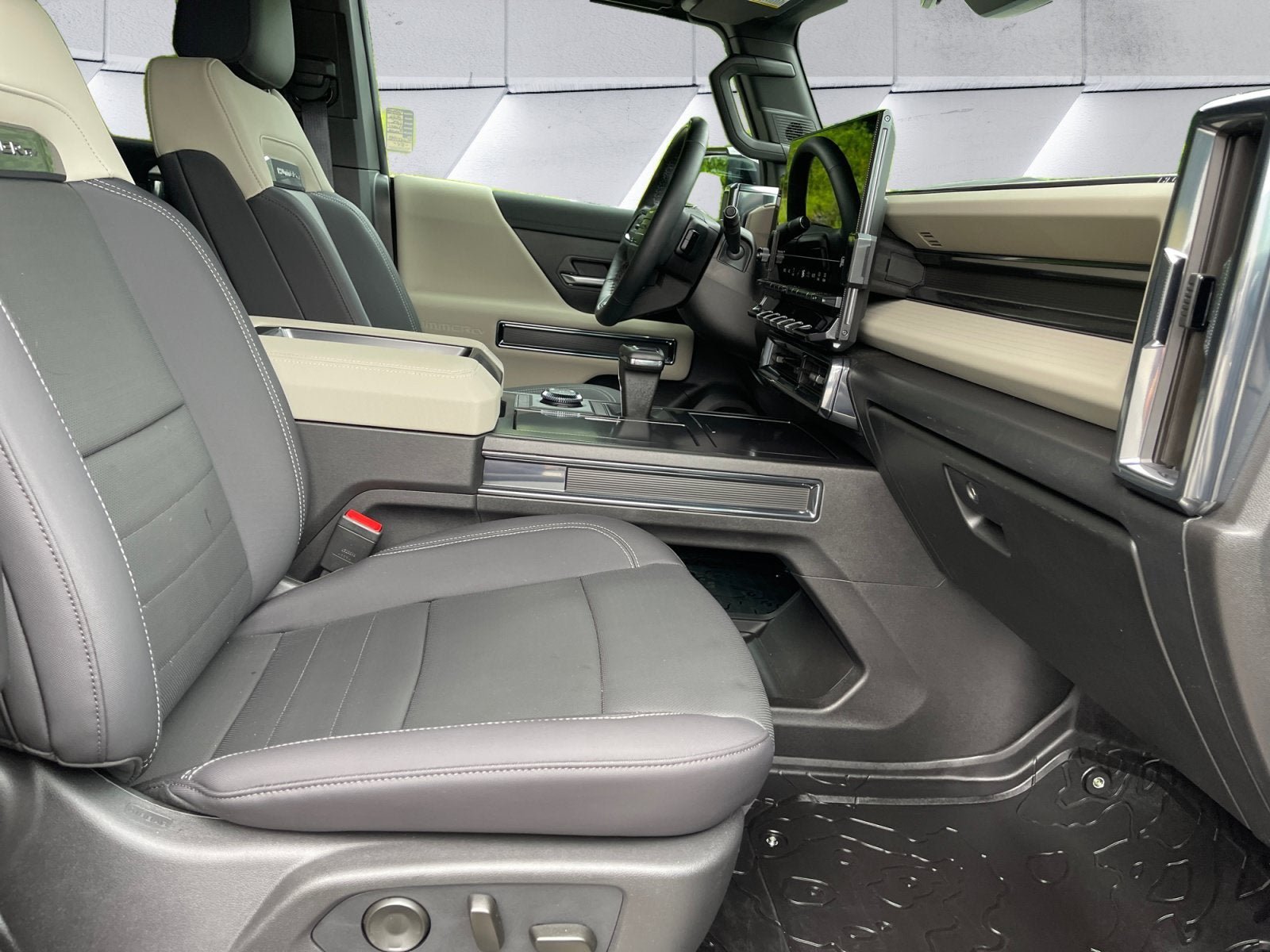 Used 2026 GMC Hummer EV SUV AWD/4WD image 33