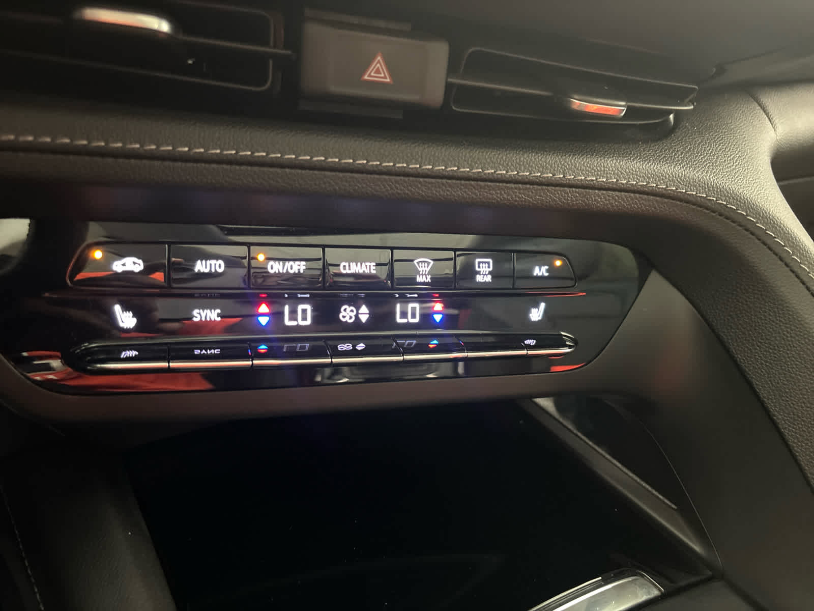 Used 2023 Buick Envision Essence w/ Technology Package I image 31