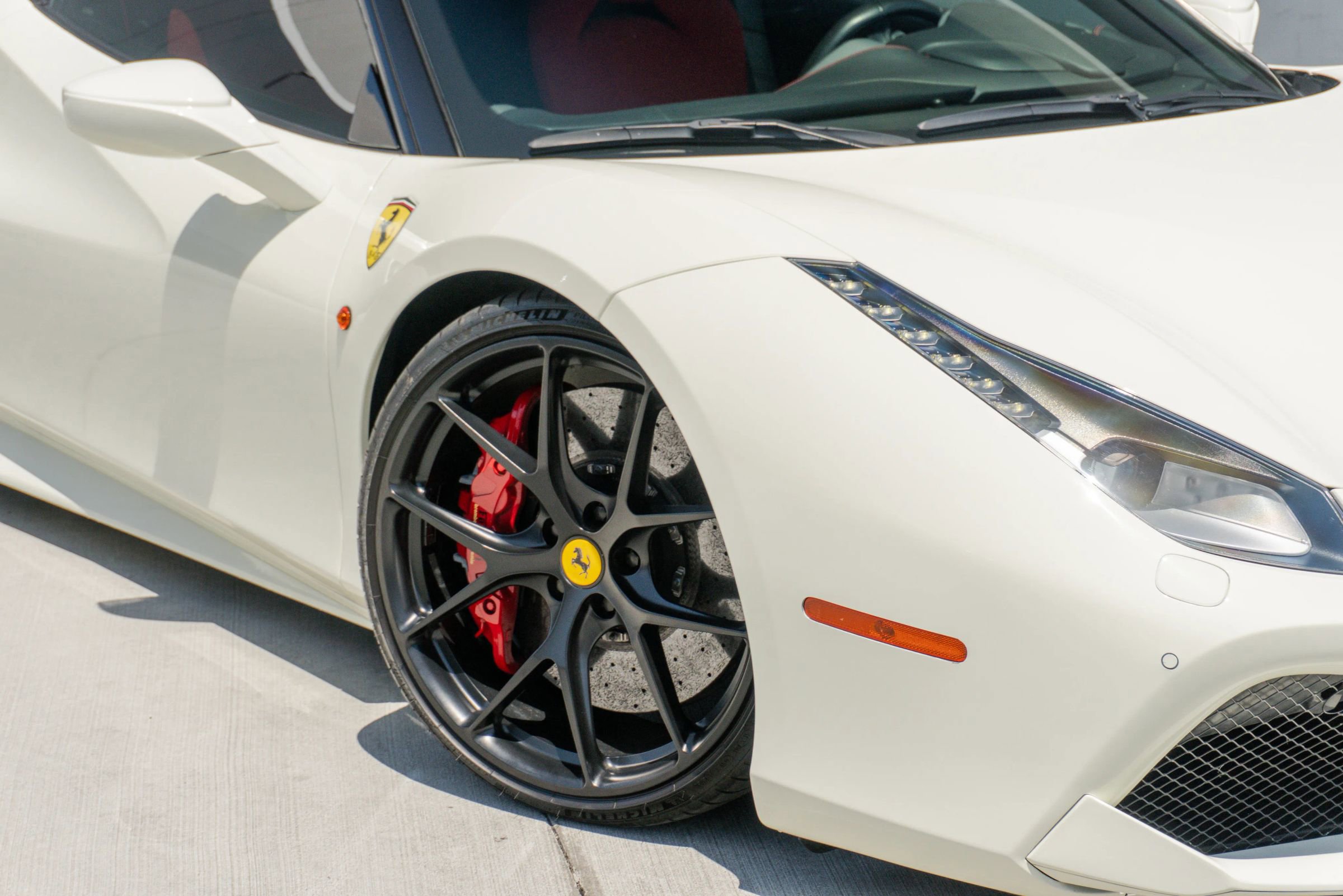 Used 2018 Ferrari 488 GTB RWD image 30