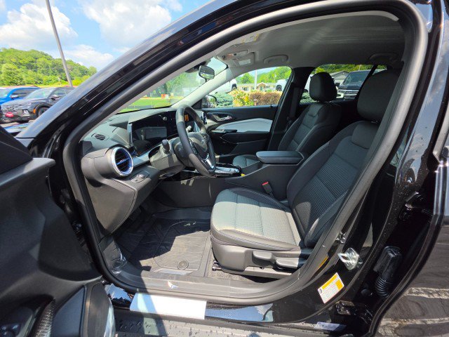 New 2026 Chevrolet Trax LT w/ Driver Confidence Package FWD image 24