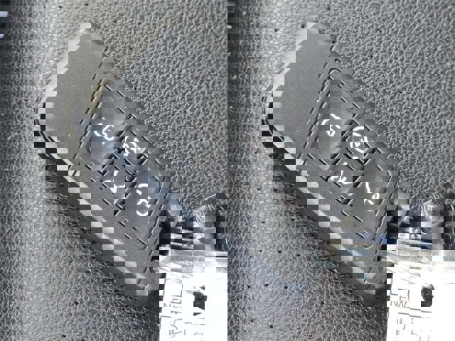 Used 2020 Volkswagen Atlas Cross Sport SE w/ Panoramic Sunroof Package image 37