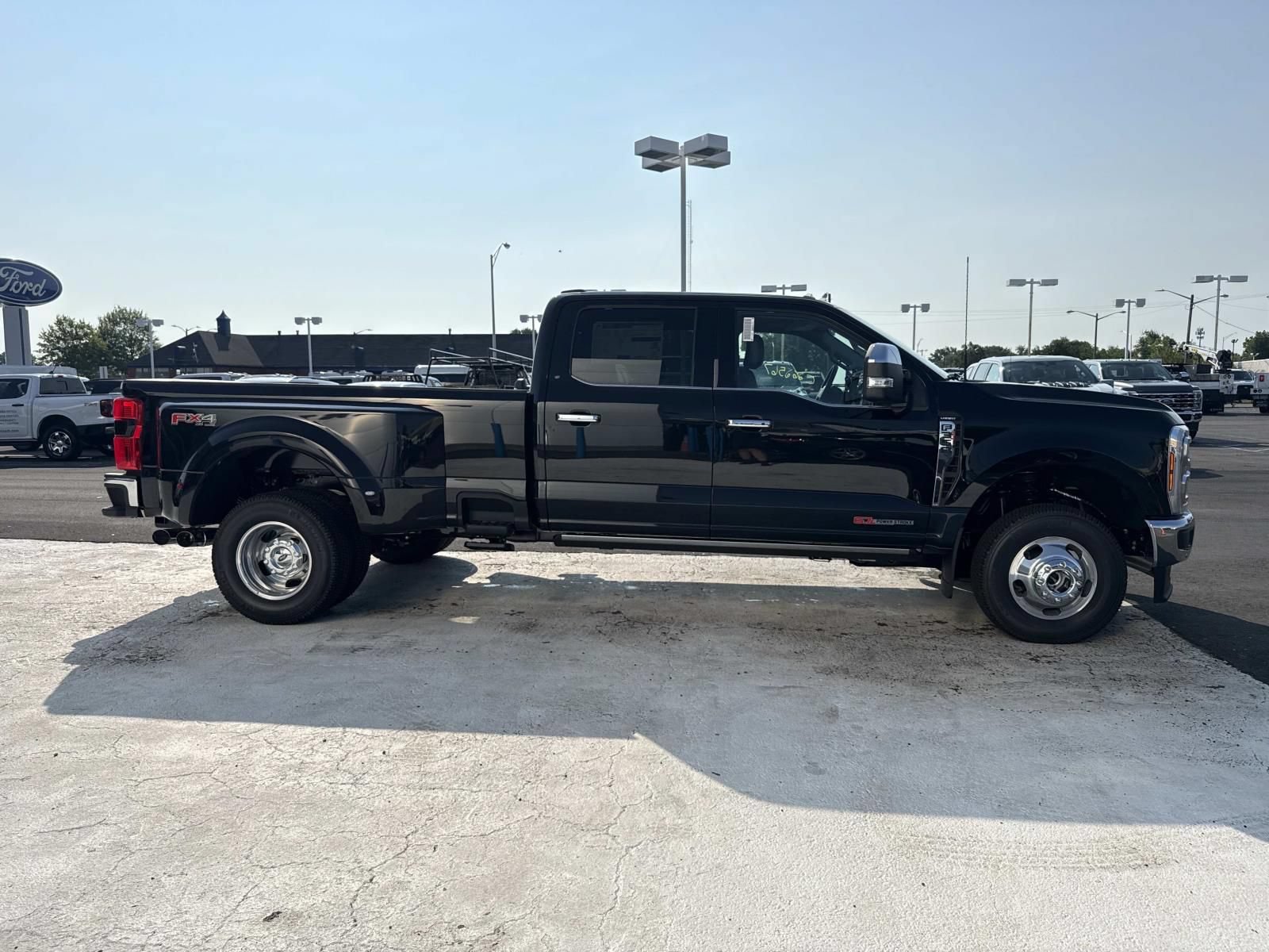 New 2026 Ford F350 Lariat w/ Lariat Ultimate Package AWD/4WD image 2