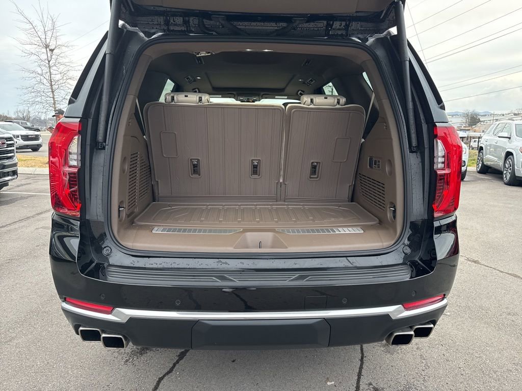 Used 2025 GMC Yukon Denali w/ Sun & Power Step Package image 32