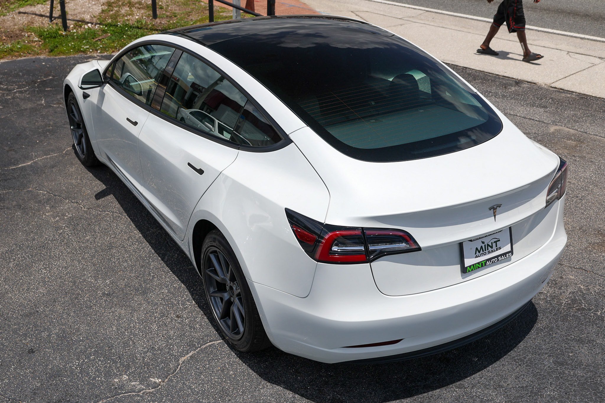 Used 2023 Tesla Model 3 Standard Range RWD image 8