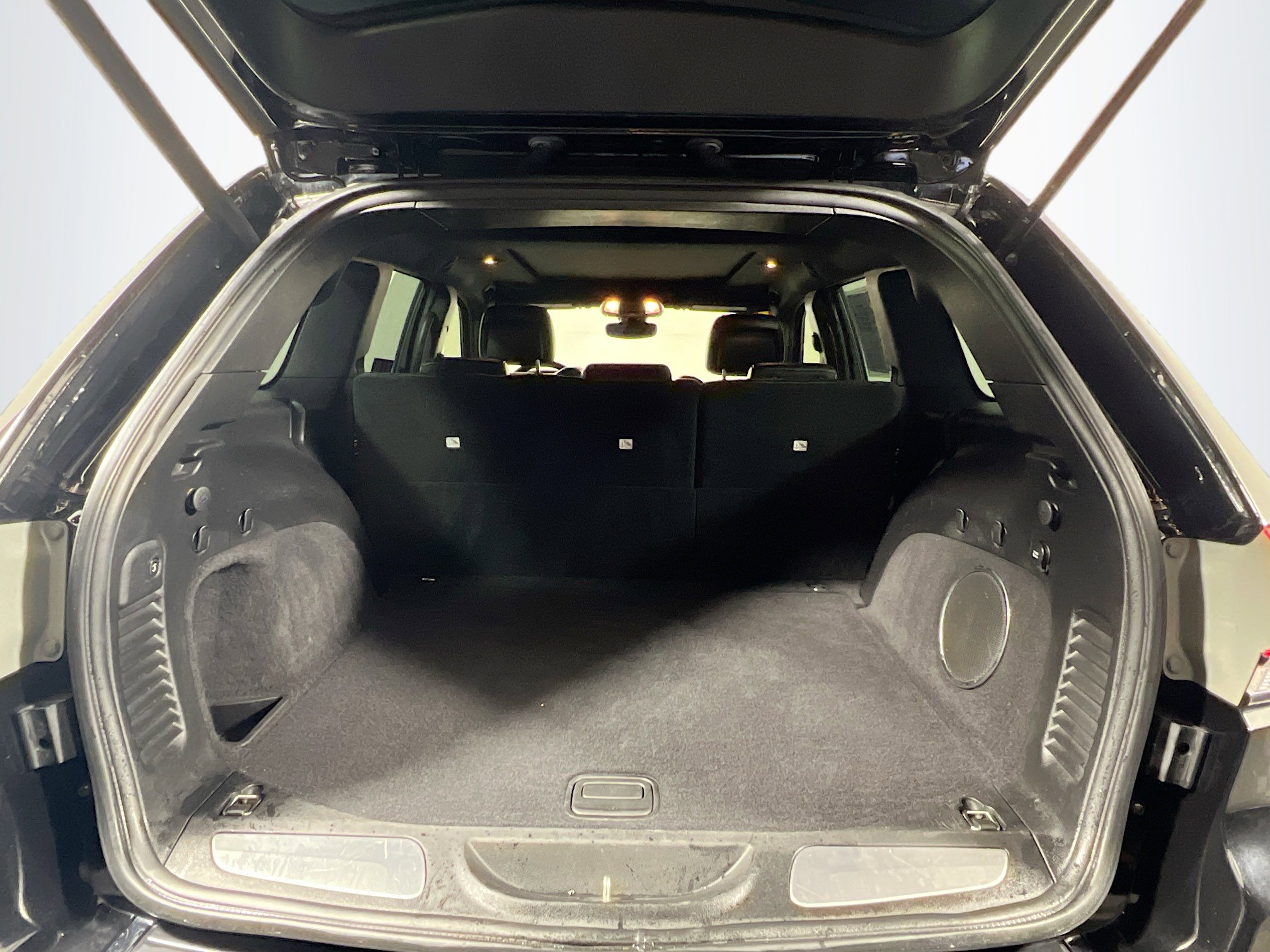 Used 2019 Jeep Grand Cherokee Limited w/ Luxury Group II image 34