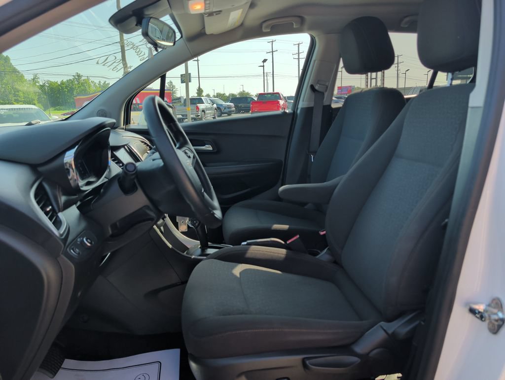 Used 2020 Chevrolet Trax LS w/ Tint and Cruise Package FWD image 8
