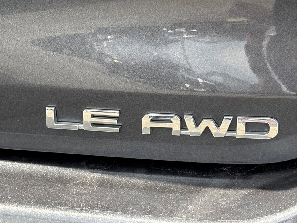 Used 2023 Toyota Highlander LE AWD/4WD image 15