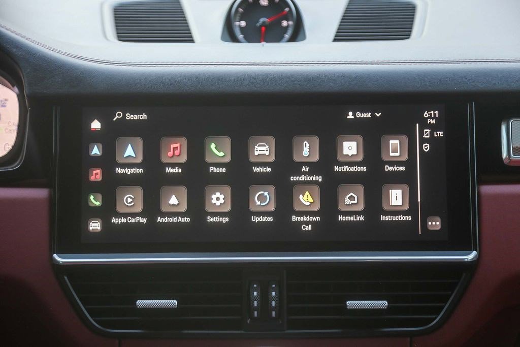 Used 2023 Porsche Cayenne Platinum Edition image 14