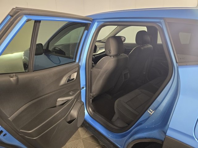 Used 2025 Chevrolet Trax LS image 17