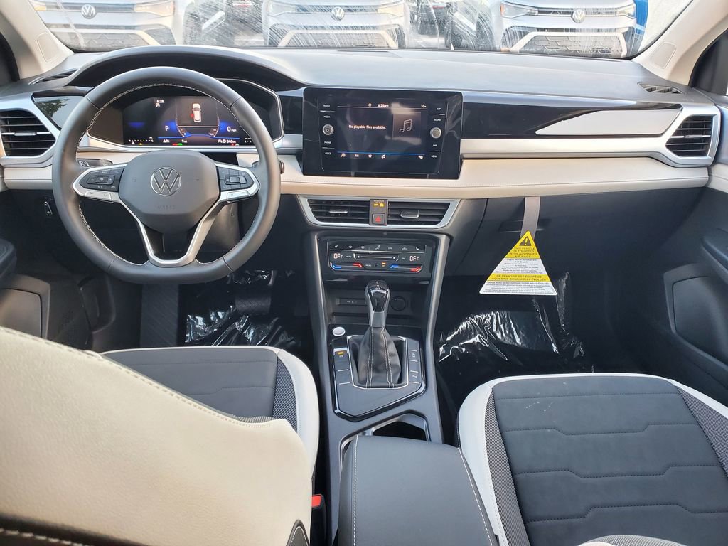 New 2026 Volkswagen Taos SE FWD image 6