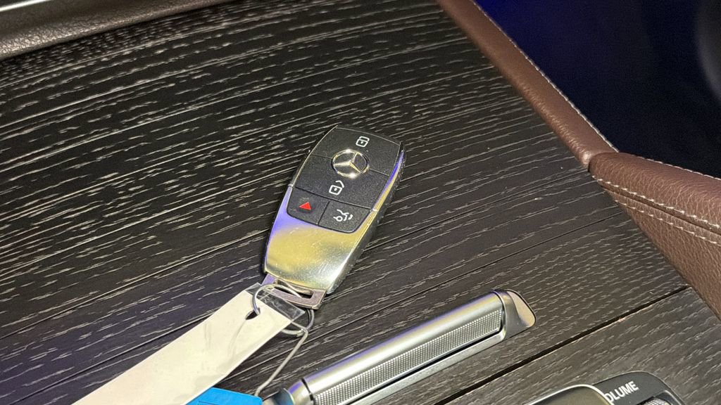 Used 2022 Mercedes-Benz GLE 350 4MATIC w/ Premium Package image 34