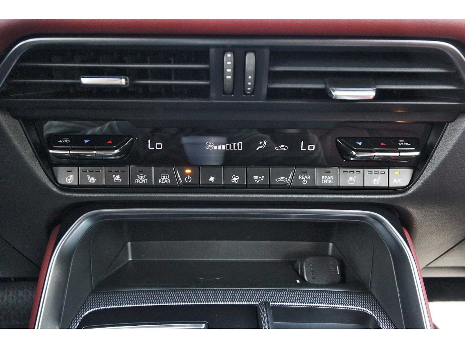 New 2025 MAZDA CX-70 Plug-In Hybrid w/ Premium Plus AWD/4WD image 14