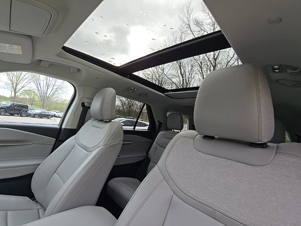 Used 2025 Ford Explorer Active w/ Active Comfort Package image 23