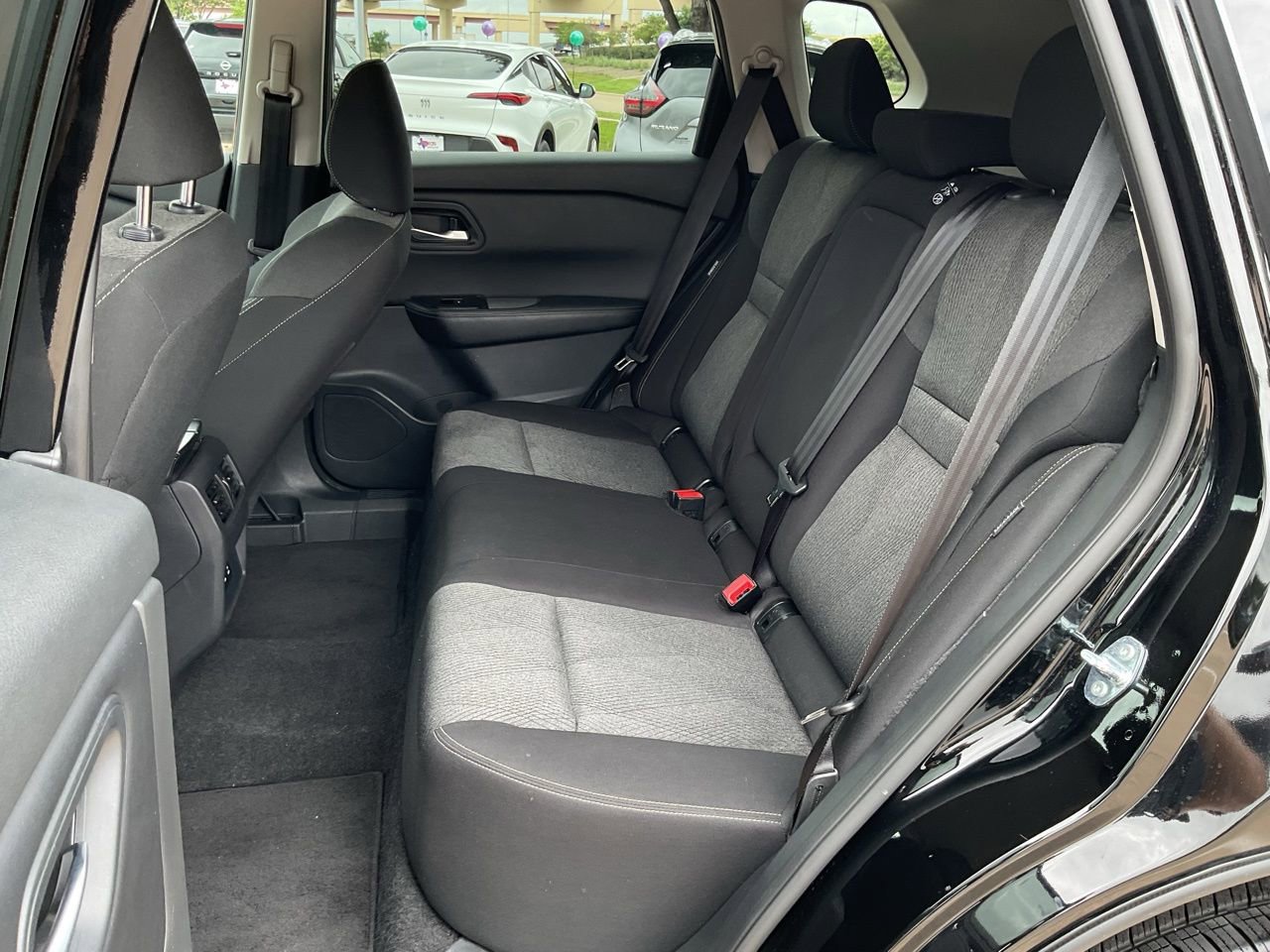 Used 2025 Nissan Rogue SV FWD image 15