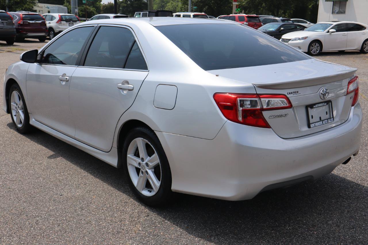 Used 2012 Toyota Camry SE FWD image 4
