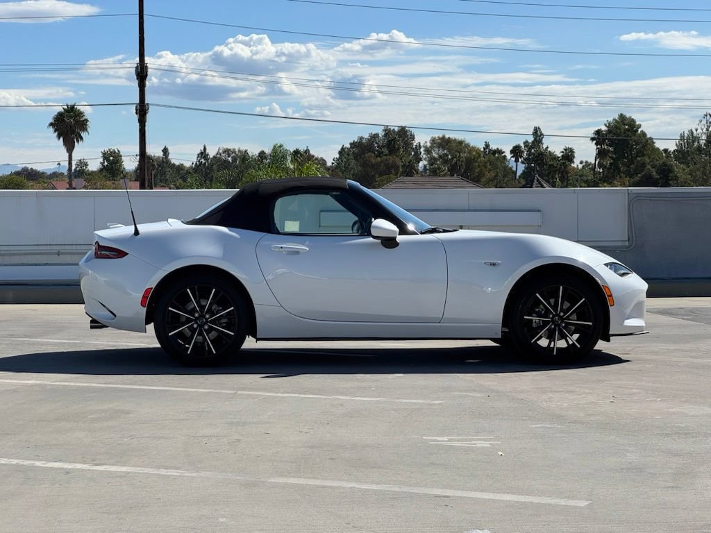 Used 2025 MAZDA MX-5 Miata Grand Touring RWD image 30