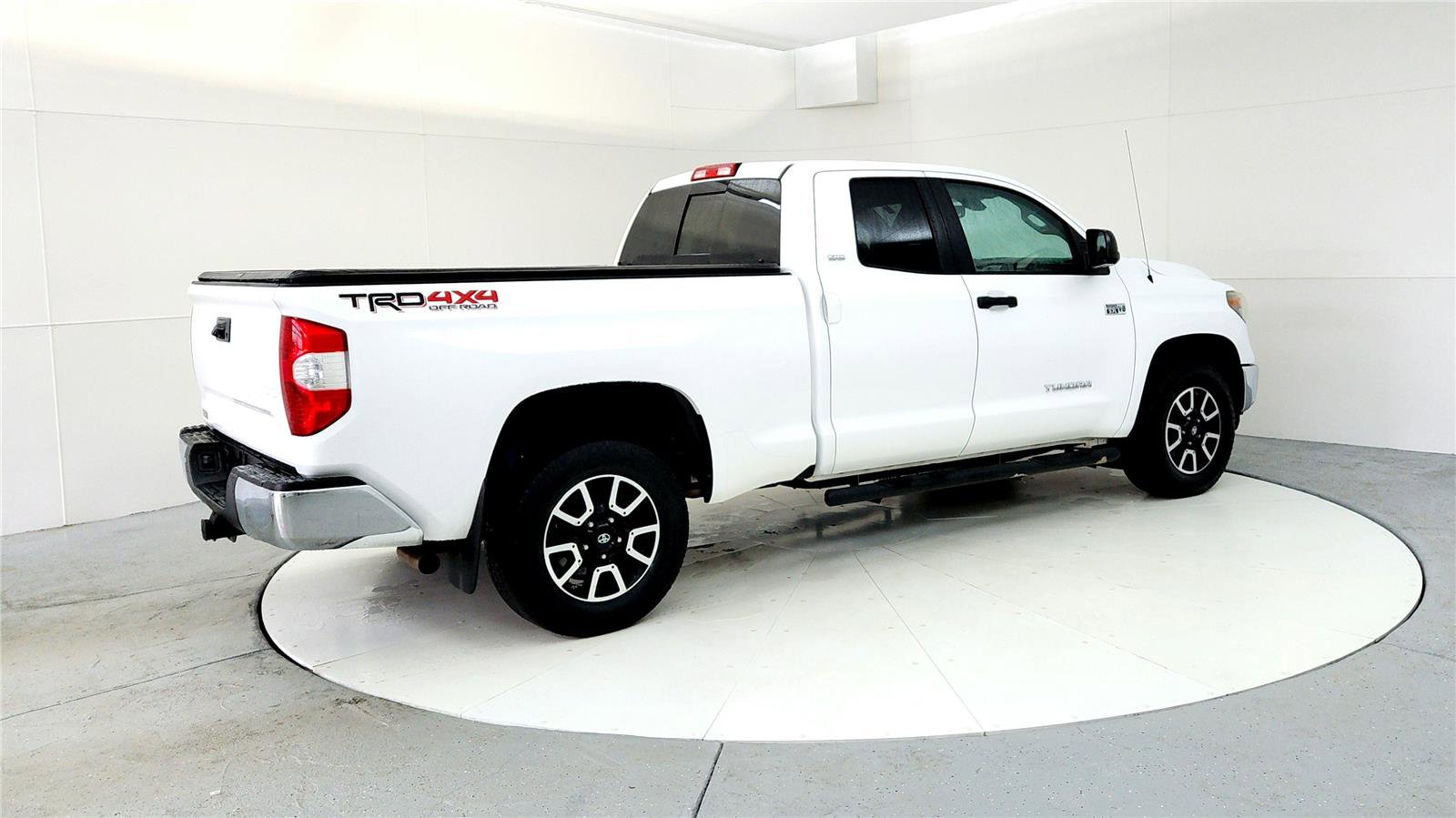 Used 2018 Toyota Tundra SR5 w/ TRD Off Road Package image 6