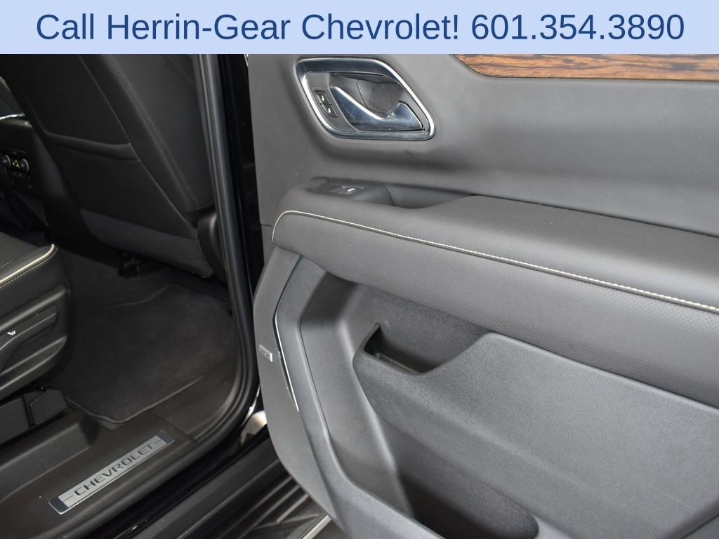 Used 2021 Chevrolet Tahoe Premier w/ Premium Package RWD image 21