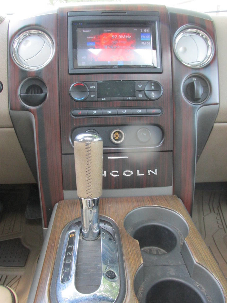 Used 2006 Lincoln Mark LT 2WD image 14