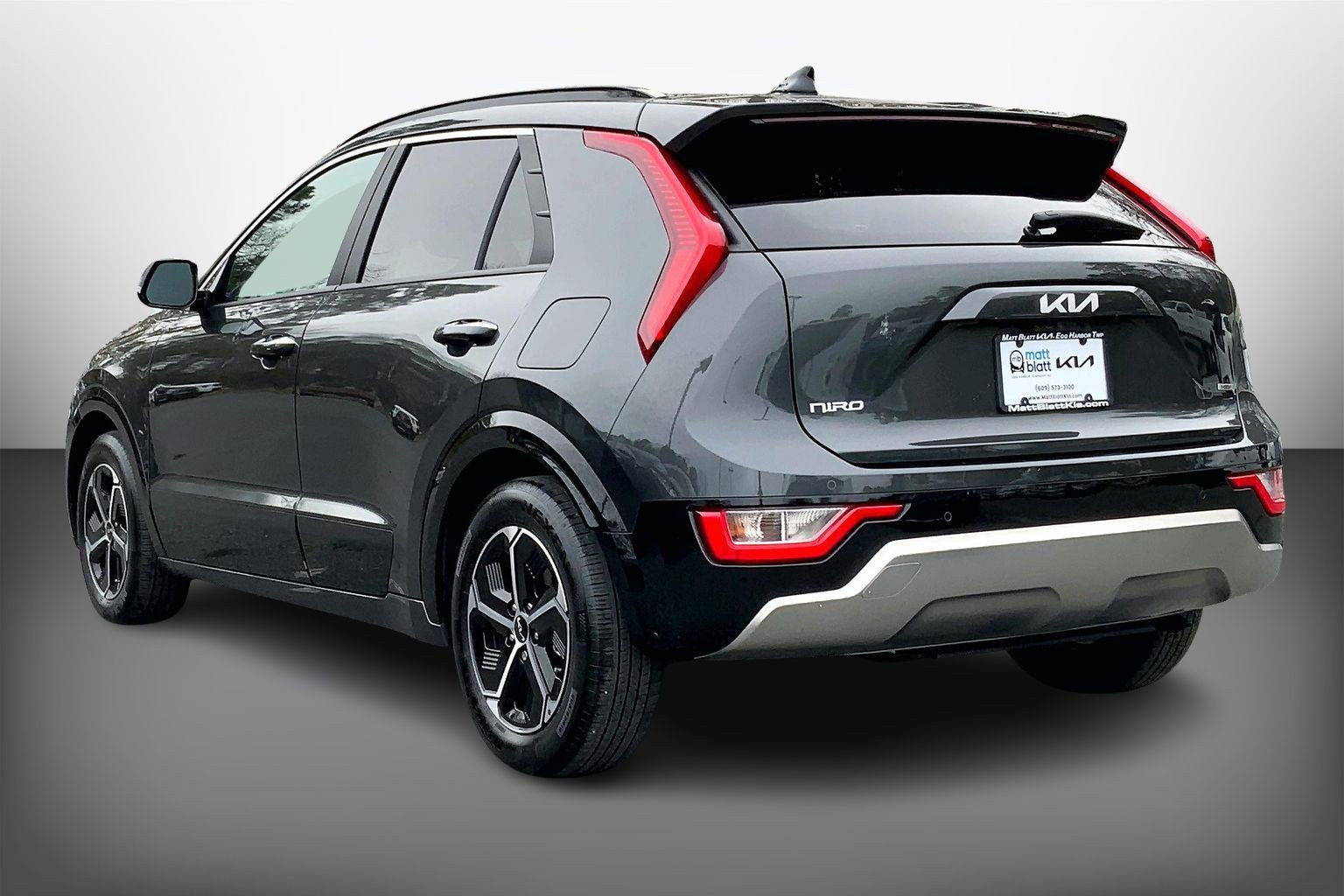 Used 2023 Kia Niro SX image 13