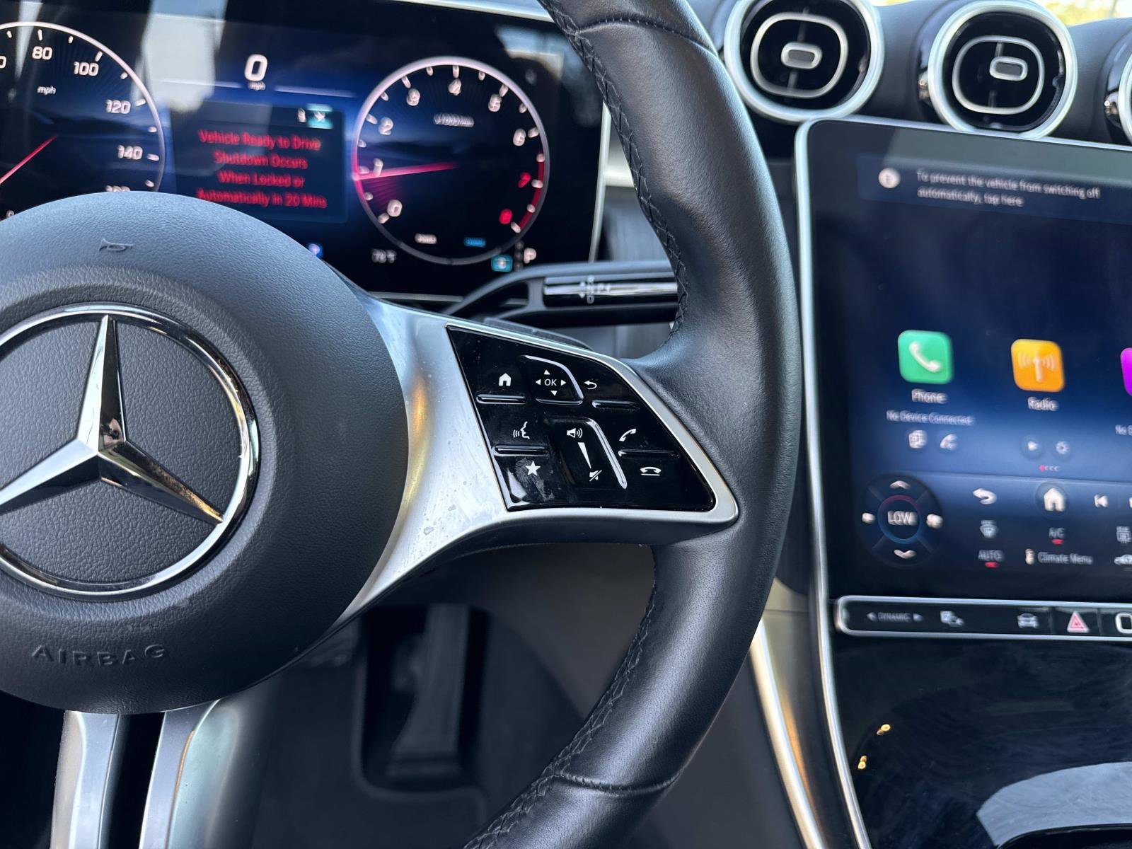 Used 2025 Mercedes-Benz GLC 300 image 32