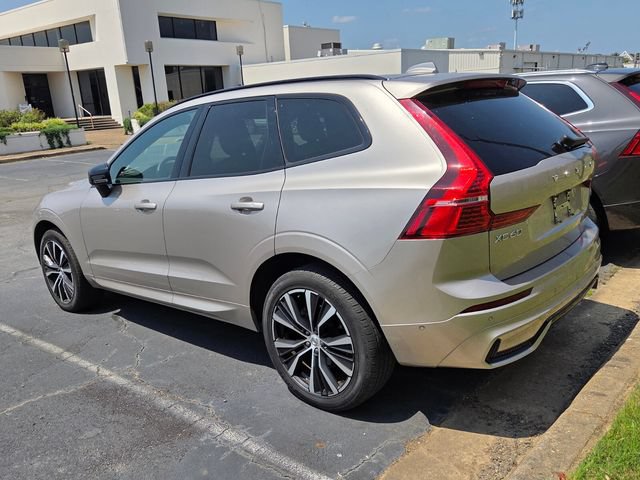 Used 2024 Volvo XC60 B5 Plus AWD/4WD image 3