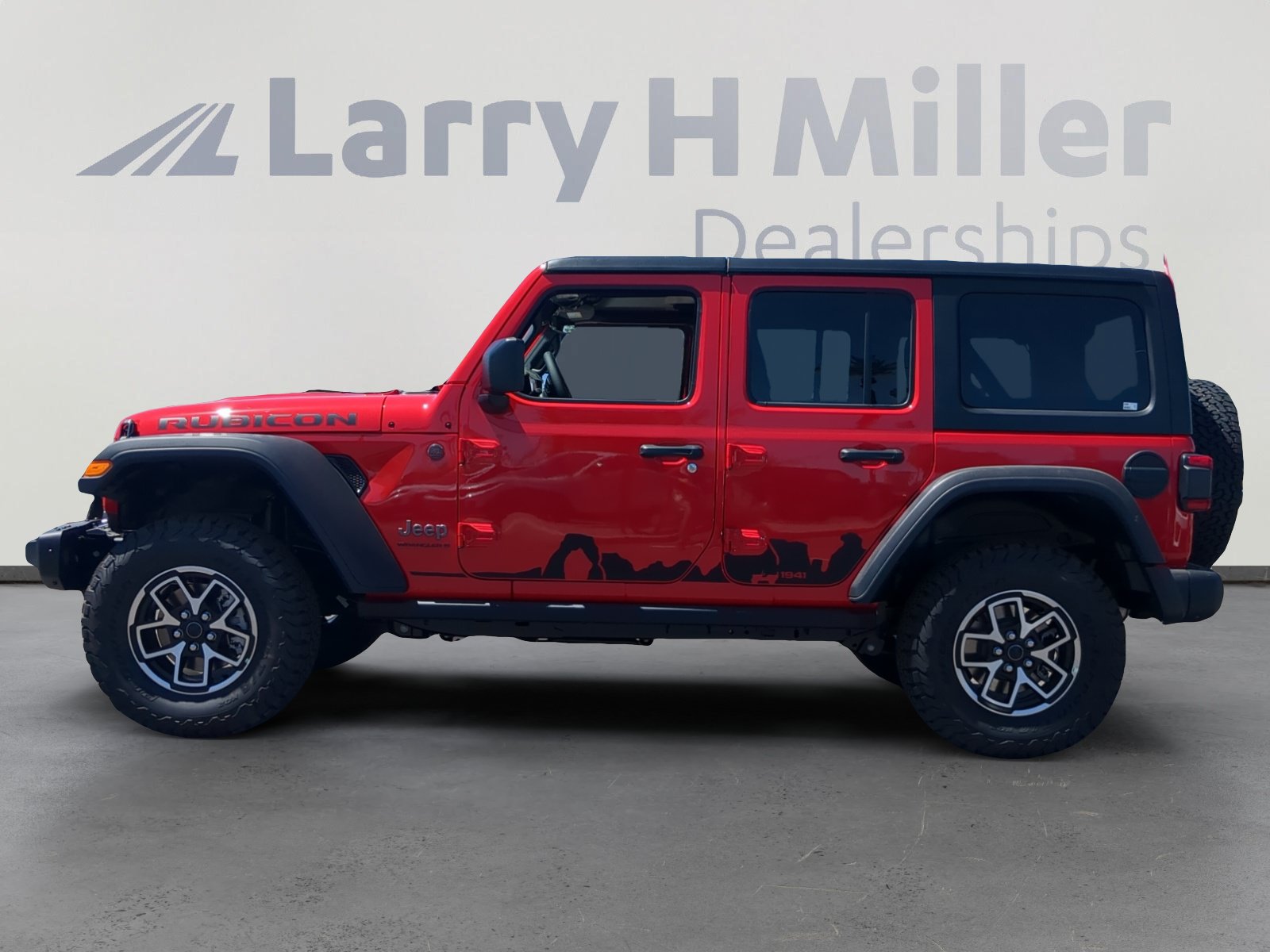 New 2025 Jeep Wrangler Unlimited Rubicon w/ Steel Bumper Group AWD/4WD image 2