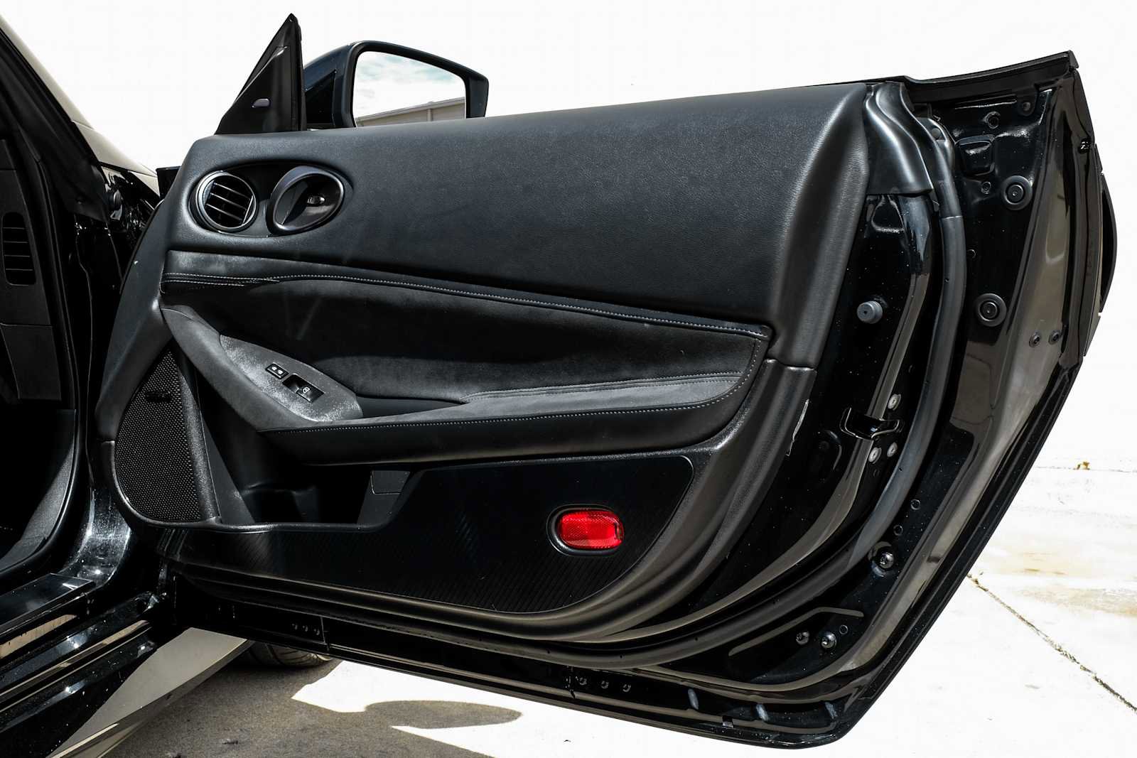 Used 2024 Nissan Z Performance w/ Floor Mat Package image 40