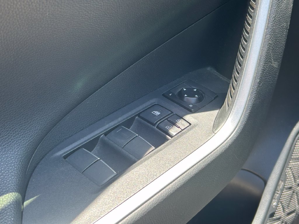 Used 2019 Toyota RAV4 XSE w/ XSE Weather Package AWD/4WD image 25