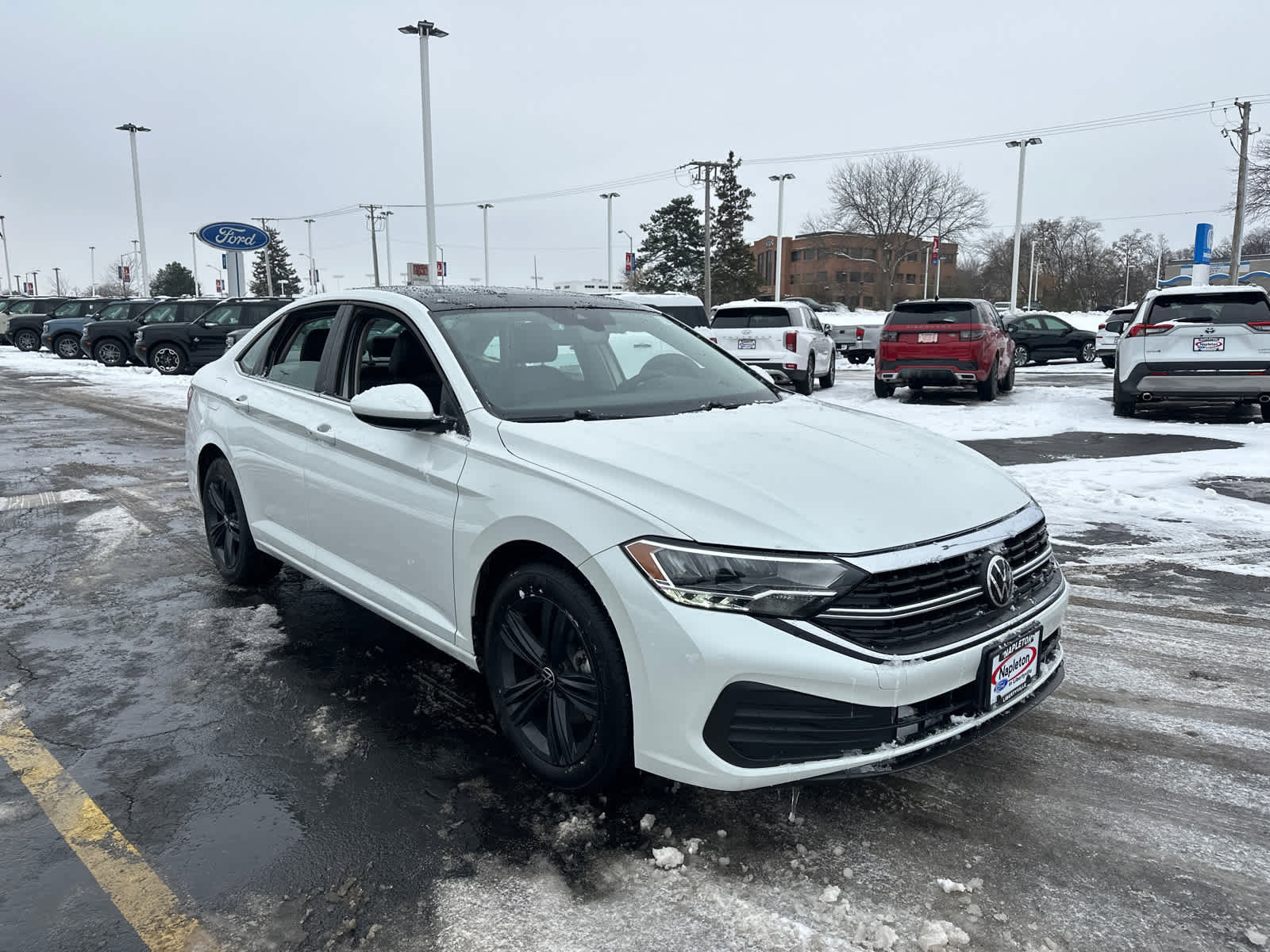 Used 2024 Volkswagen Jetta SE w/ Panoramic Sunroof Package image 10