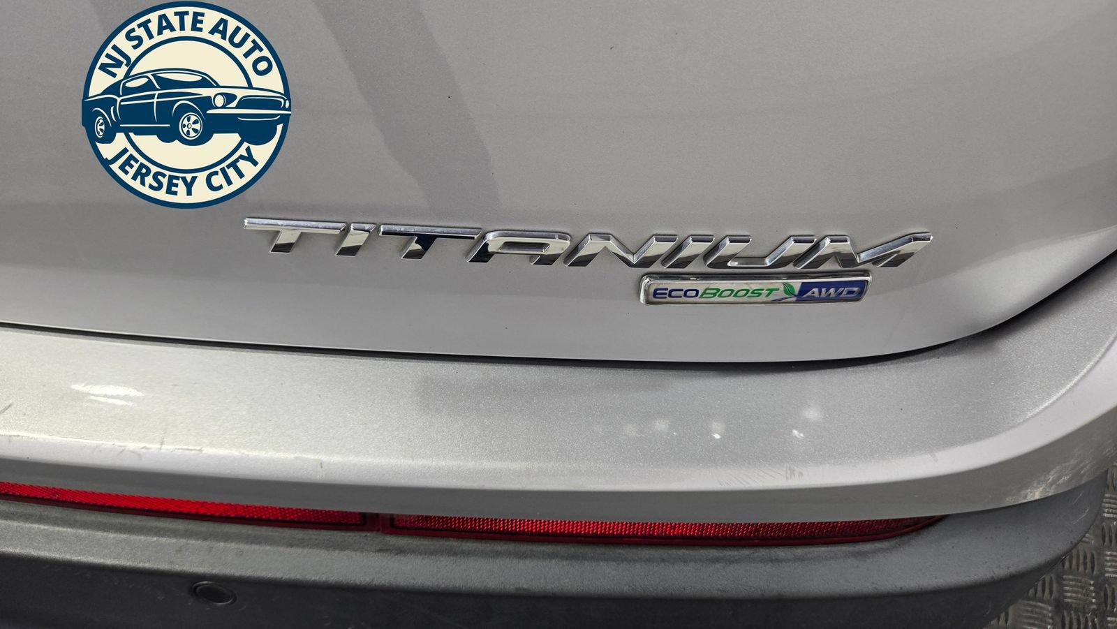 Used 2018 Ford Edge Titanium w/ Equipment Group 302A AWD/4WD image 35