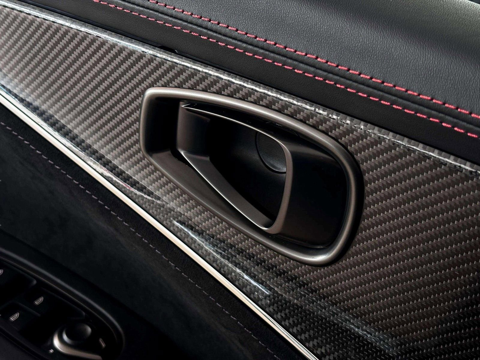 Used 2025 Aston Martin DBX 707 image 20