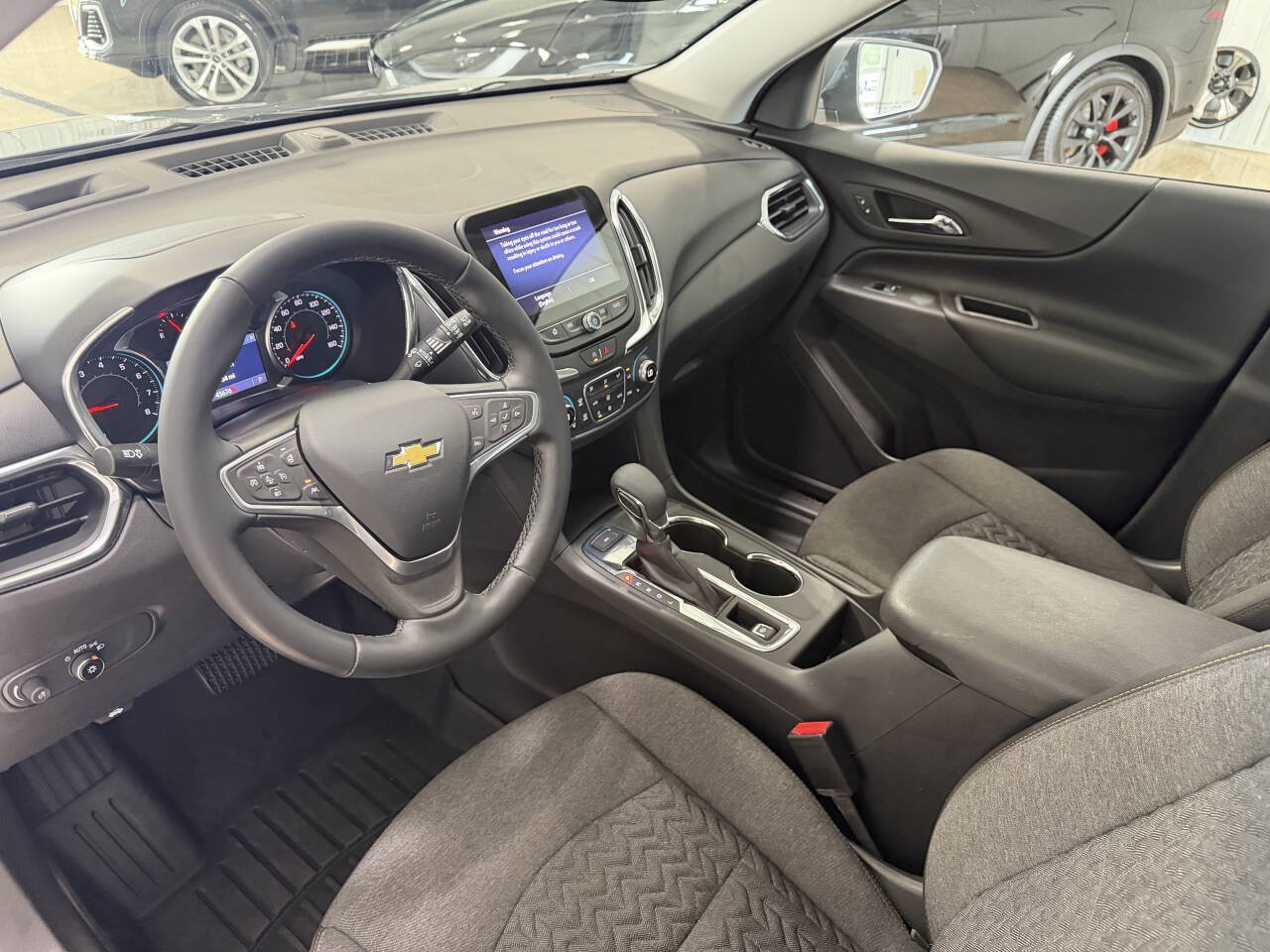 Used 2023 Chevrolet Equinox LT AWD/4WD image 9