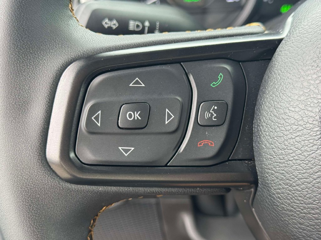 Used 2024 Jeep Wrangler Unlimited w/ Convenience Group AWD/4WD image 19