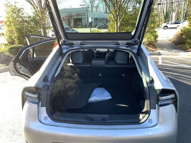 New 2025 Toyota Prius Plug-In Hybrid FWD image 34