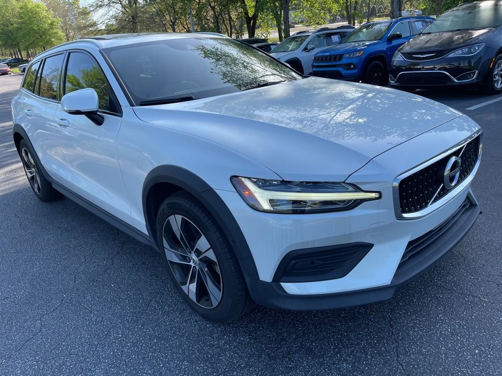 Used 2020 Volvo V60 T5 Cross Country w/ Protection Package Premier image 4