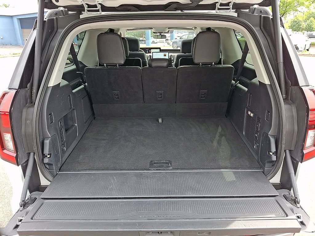 Used 2025 Ford Expedition Max Platinum AWD/4WD image 30