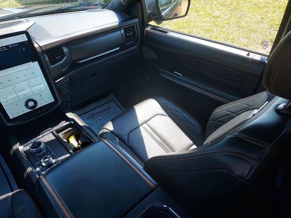 Used 2022 Ford Expedition Platinum image 11