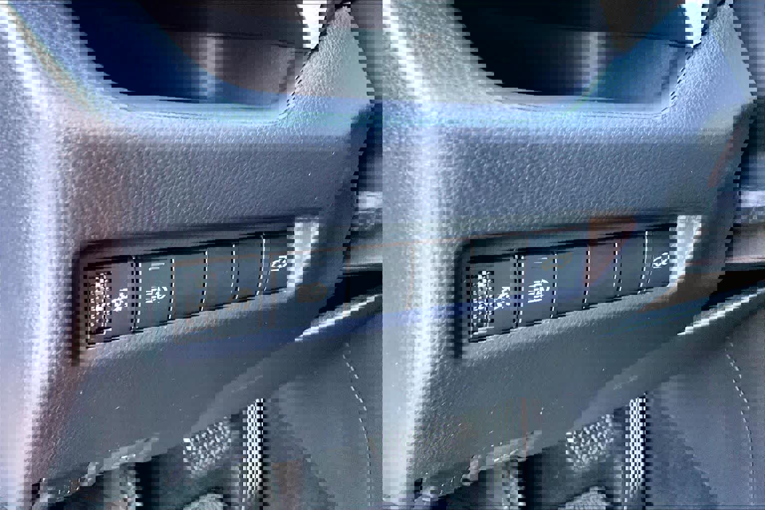 Used 2020 Toyota RAV4 XLE w/ Convenience Package AWD/4WD image 33