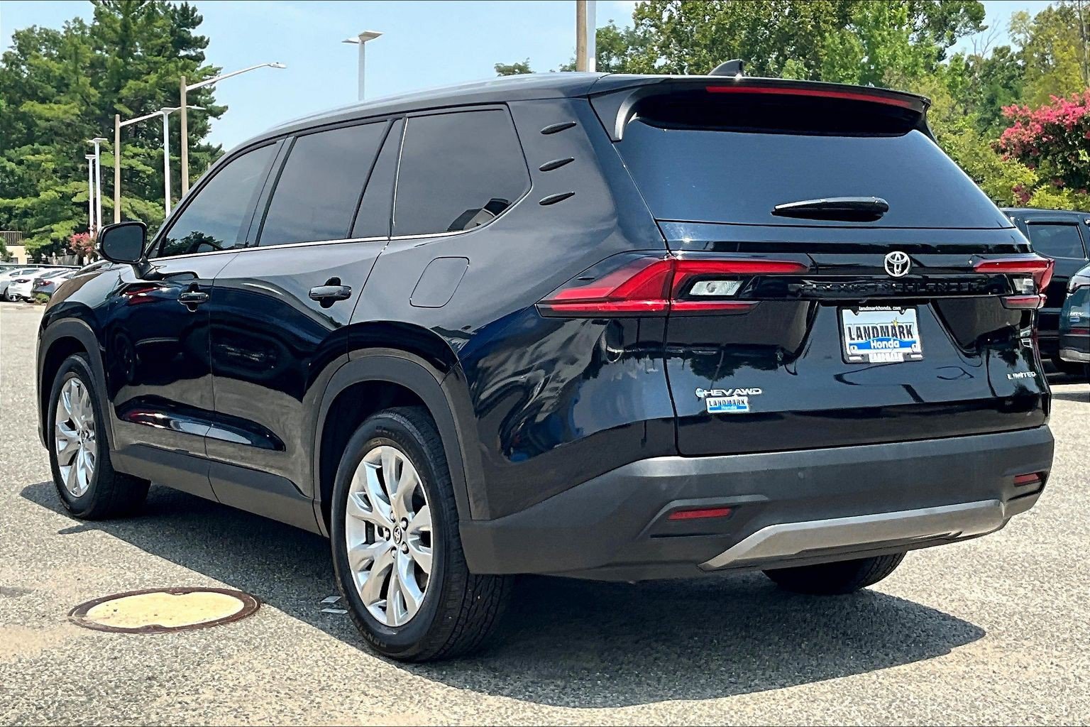 Used 2025 Toyota Grand Highlander AWD Hybrid image 12