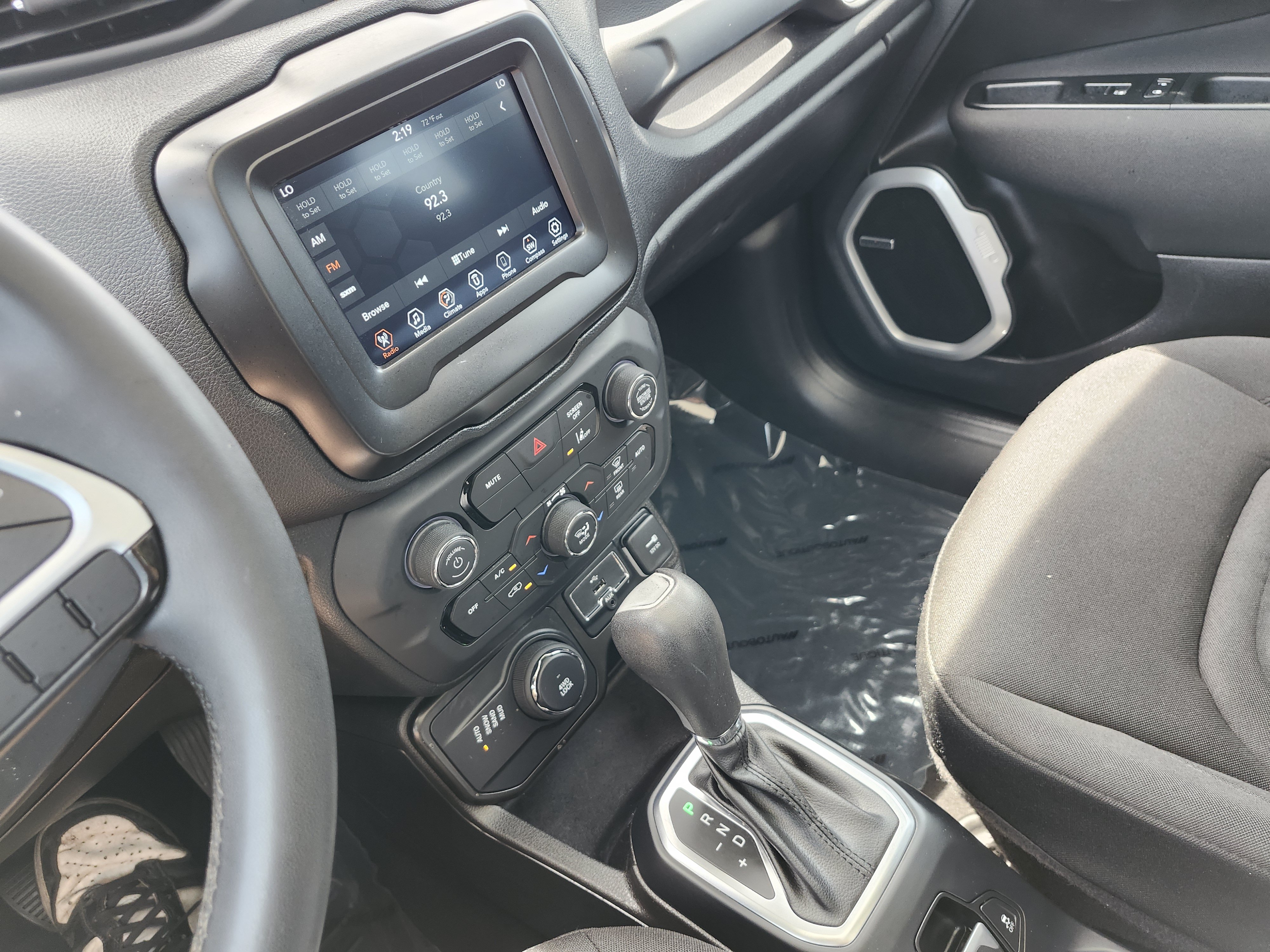 Used 2021 Jeep Renegade Latitude w/ Sun & Sound Group AWD/4WD image 28